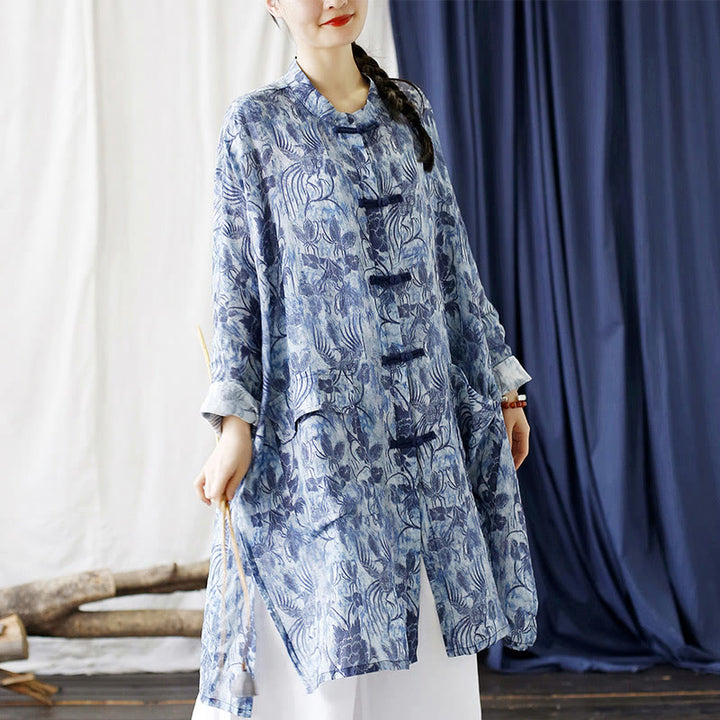 Buddha Stones Flores azules Mariposa Botón de rana Camisa de chaqueta de lino de ramio de manga larga con bolsillos
