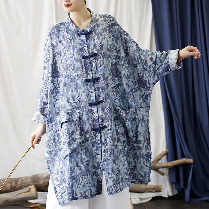 Buddha Stones Flores azules Mariposa Botón de rana Camisa de chaqueta de lino de ramio de manga larga con bolsillos