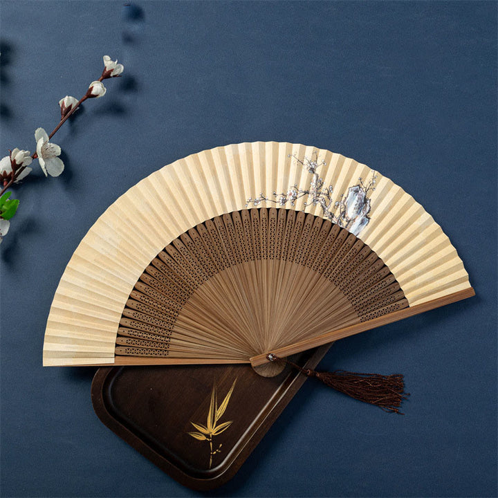 Abanico plegable de bambú de seda de mano con Buddha Stones , libélula de loto, gansos salvajes, flor de ciruelo, 22,5 cm - Flor de ciruelo 22,5 cm - Borla estándar (color de borla aleatorio) - image 9