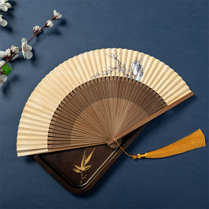 Abanico plegable de bambú de seda de mano con Buddha Stones , libélula de loto, gansos salvajes, flor de ciruelo, 22,5 cm - Flor de ciruelo 22,5 cm - Borla de cuentas (color de borla aleatorio) - image 10