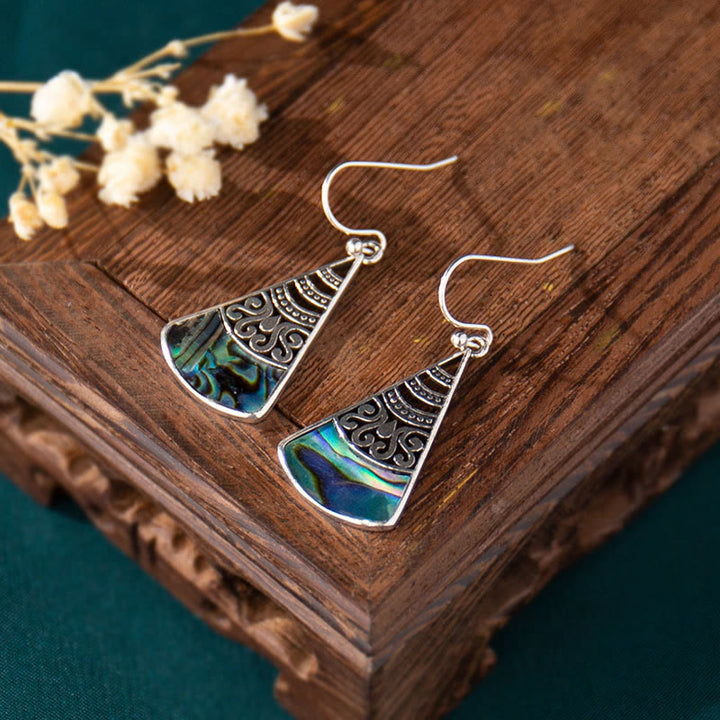 Pendientes colgantes de bendición con diseño hueco de piedra Tridacna de cobre con Buddha Stones - image 2