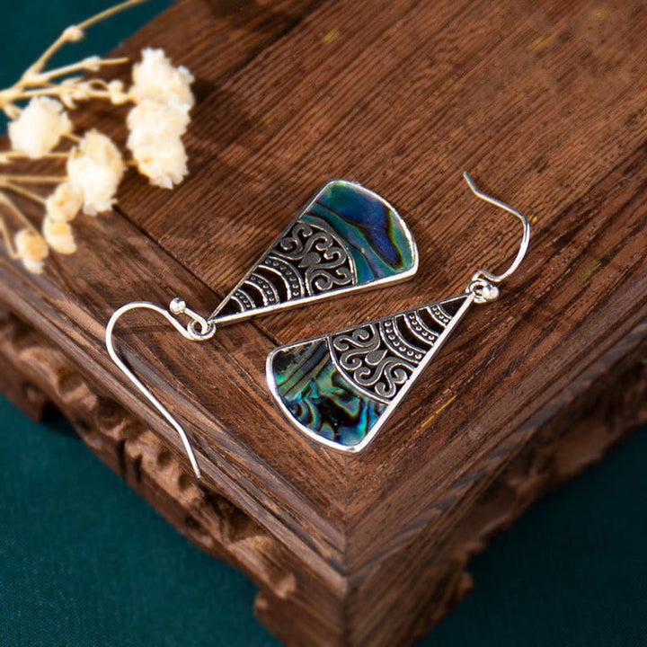 Pendientes colgantes de bendición con diseño hueco de piedra Tridacna de cobre con Buddha Stones - image 3