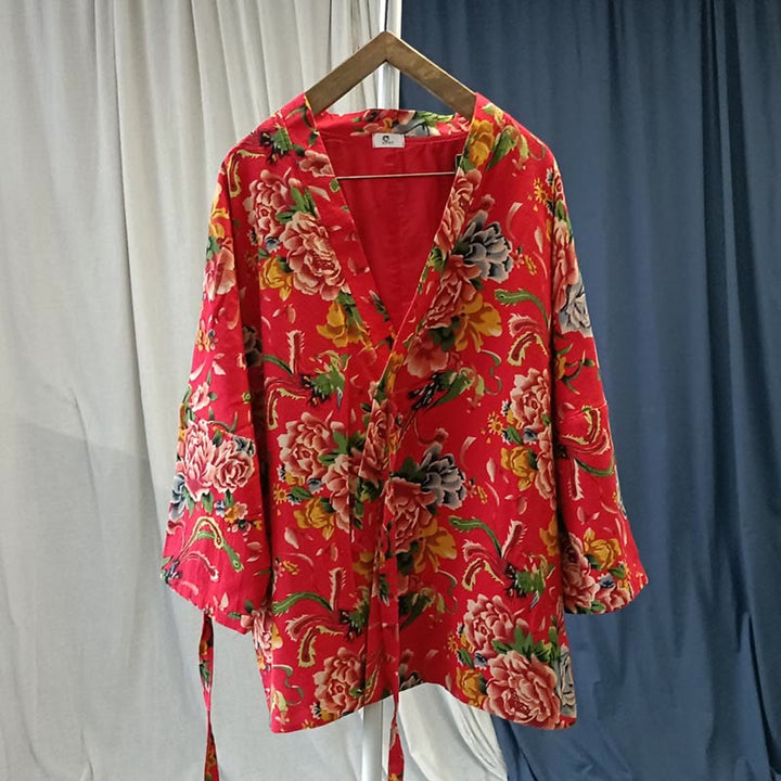 Chaqueta con cordones de lino y algodón con estampado de peonías y flores rojas del noreste de estilo étnico con Buddha Stones