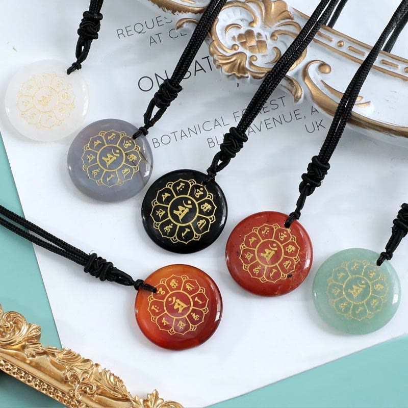 Collar con colgante de fuerza de obsidiana negra, Buddha Stones Om Mani Padme Hum naturales, varios cristales