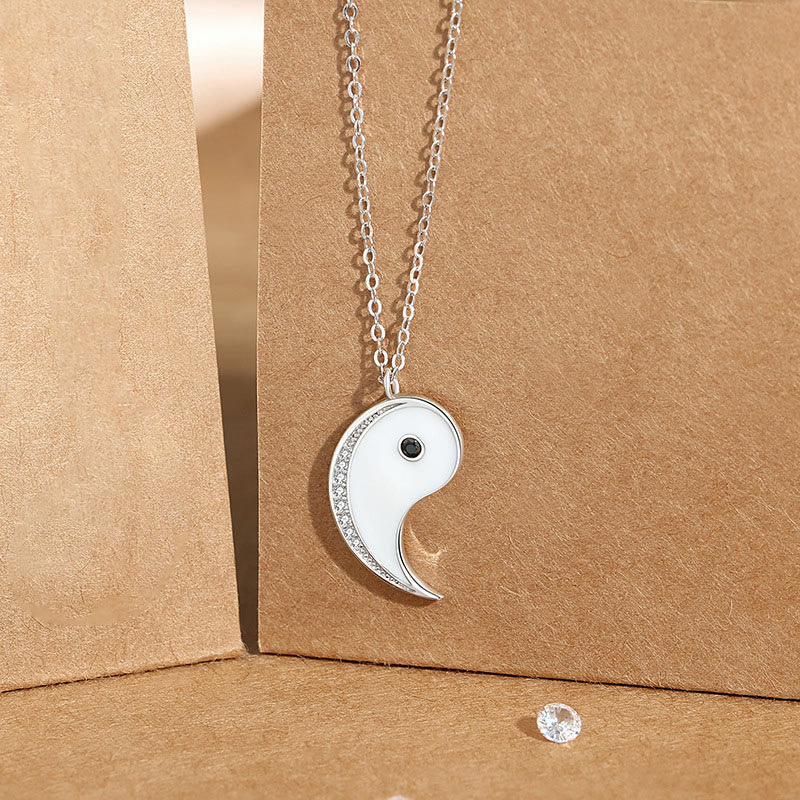 Collar con colgante de plata de ley 925 con símbolo de Yin Yang Harmnoy de Buddha Stones