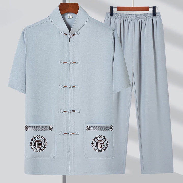 Buddha Stones Fu personaje bordado traje Tang tradicional botón de rana manga corta Top pantalones ropa conjunto para hombres - Gris claro (camiseta y pantalón) - US/UK/AU44, EU54 (4XL) - image 5