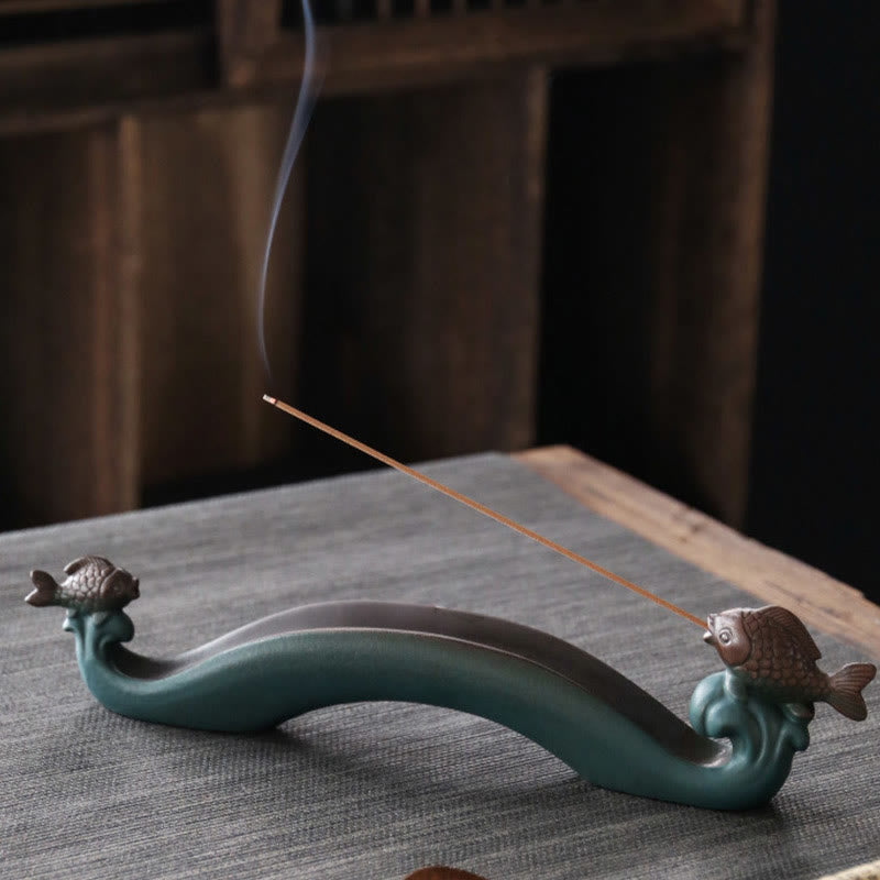 Quemador de incienso con palo de cerámica curativo de montaña, doble pez Koi, Buddha Stones , decoración