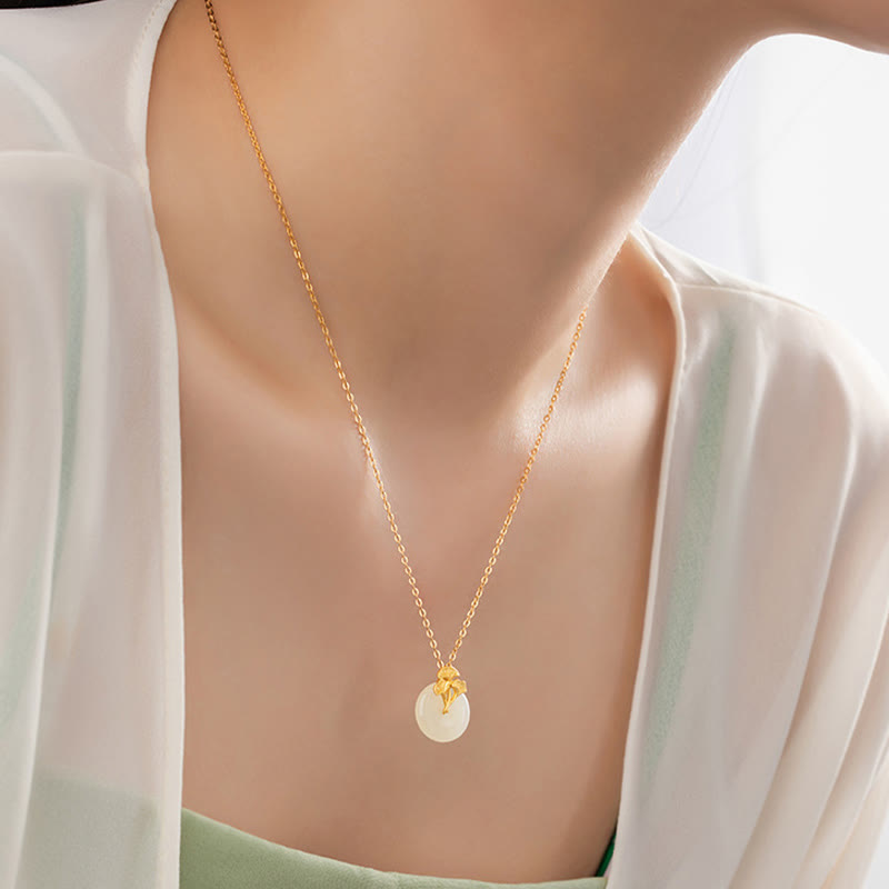 Collar con colgante de hojas de ginkgo de jade hetiano de plata de ley 925 con Buddha Stones