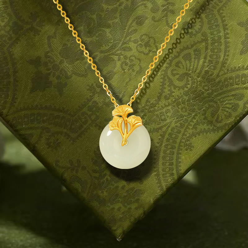 Collar con colgante de hojas de ginkgo de jade hetiano de plata de ley 925 con Buddha Stones