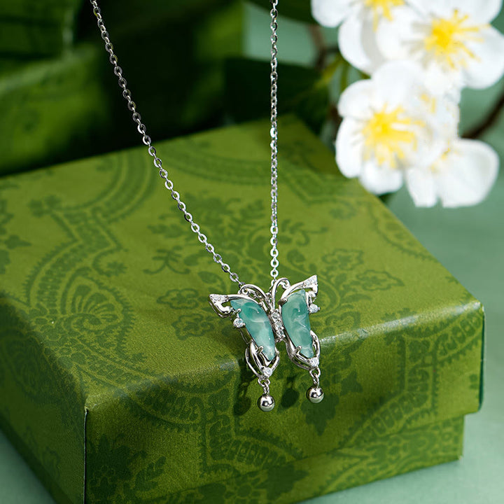 Colgante de plata de ley 925 con Buddha Stones, jade verde, mariposa, suerte