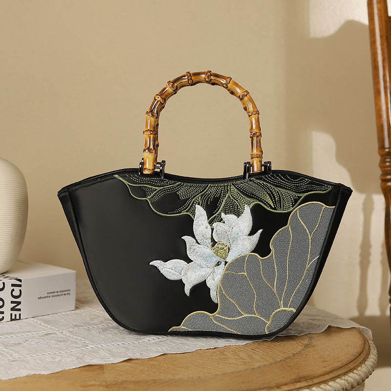 Bolso de Mano con Mango de Bambú y Bordado de Piedras de Buda y Loto