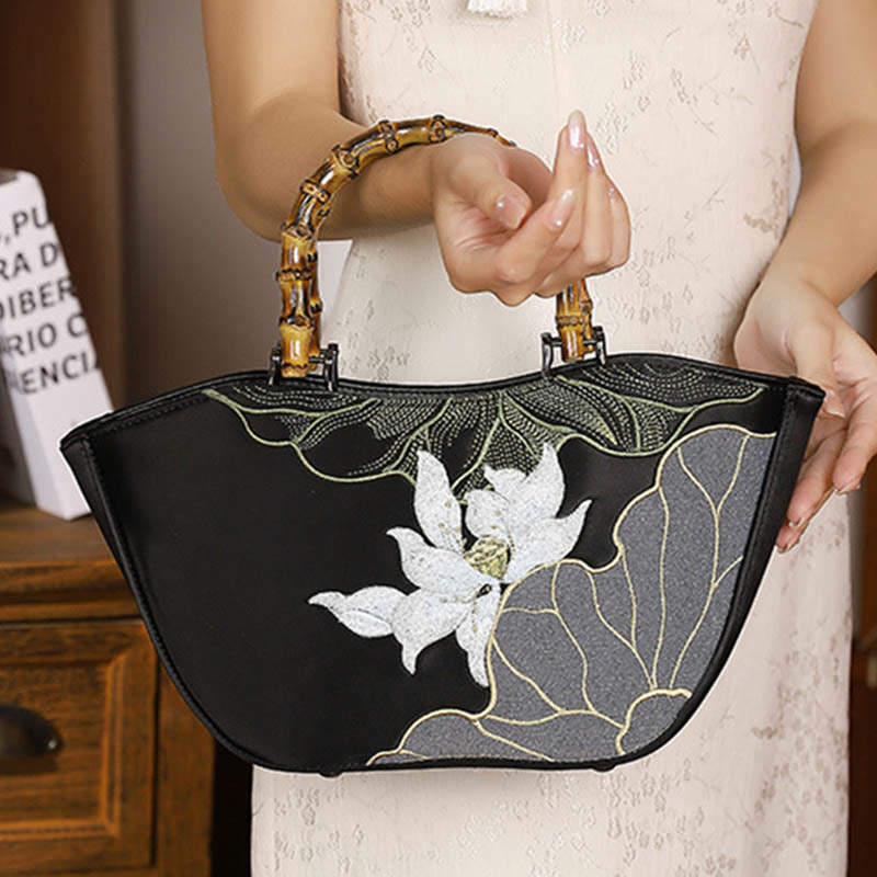 Bolso de Mano con Mango de Bambú y Bordado de Piedras de Buda y Loto