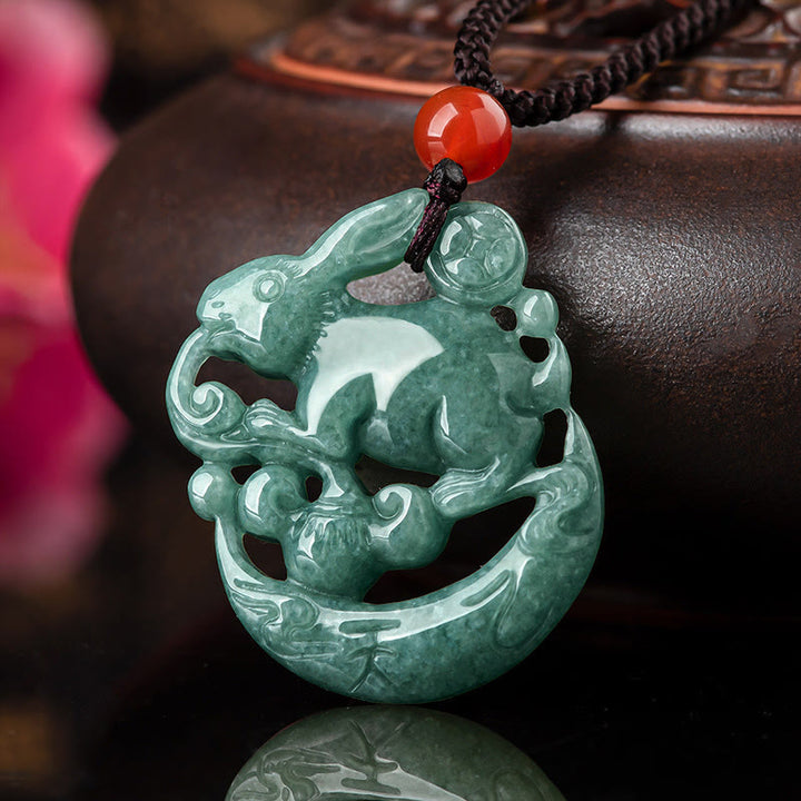 Año del Conejo Jade Suerte Luna Creciente Collar Colgante