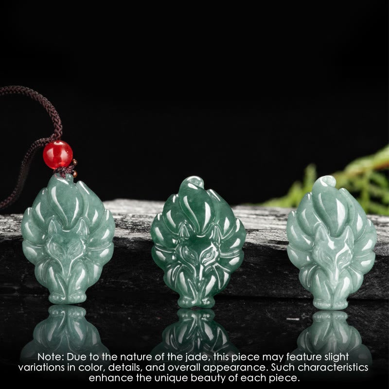 Colgante de la suerte con zorro de nueve colas en jade verde natural de Buddha Stones