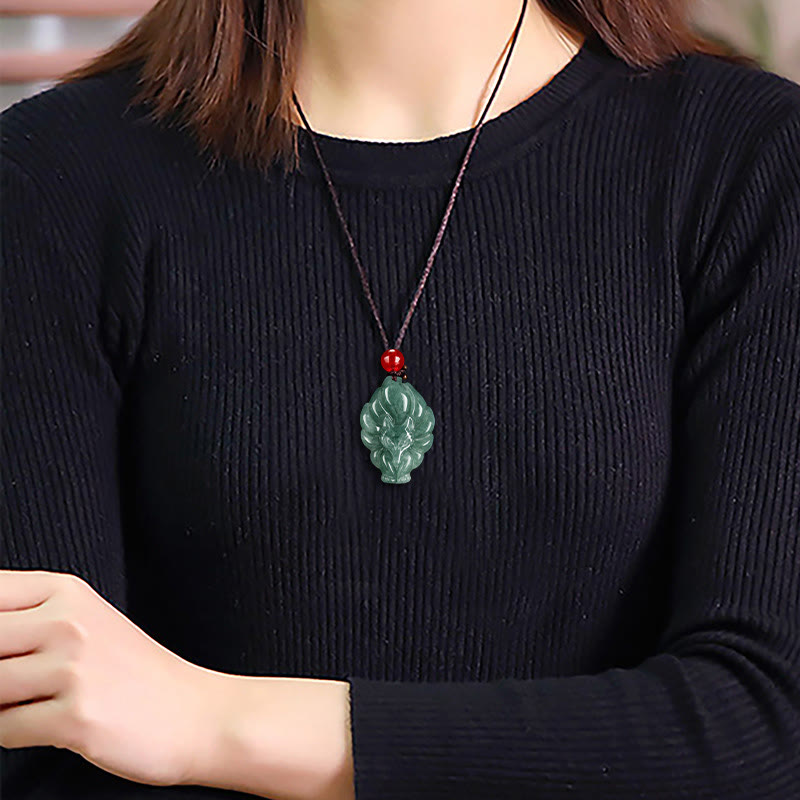 Colgante de la suerte con zorro de nueve colas en jade verde natural de Buddha Stones - image 9