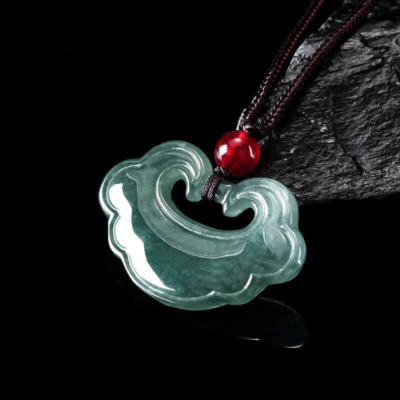 Buddha Stones Collarín chino de jade verde natural con amuleto de suerte