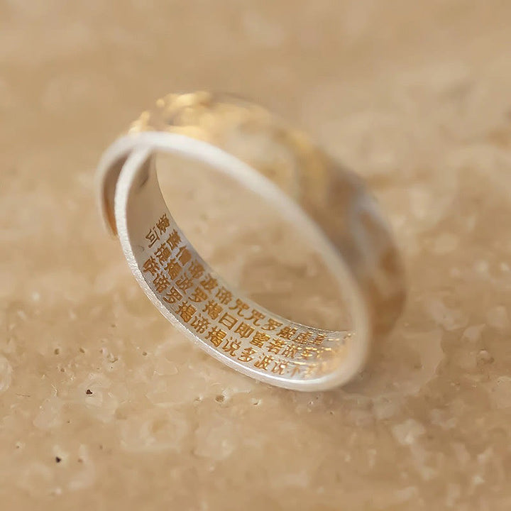 Anillo del Sutra del Corazón de 999 Plata Esterlina Bañado en Oro con Patrón de Flor Alegre Buddha Stone