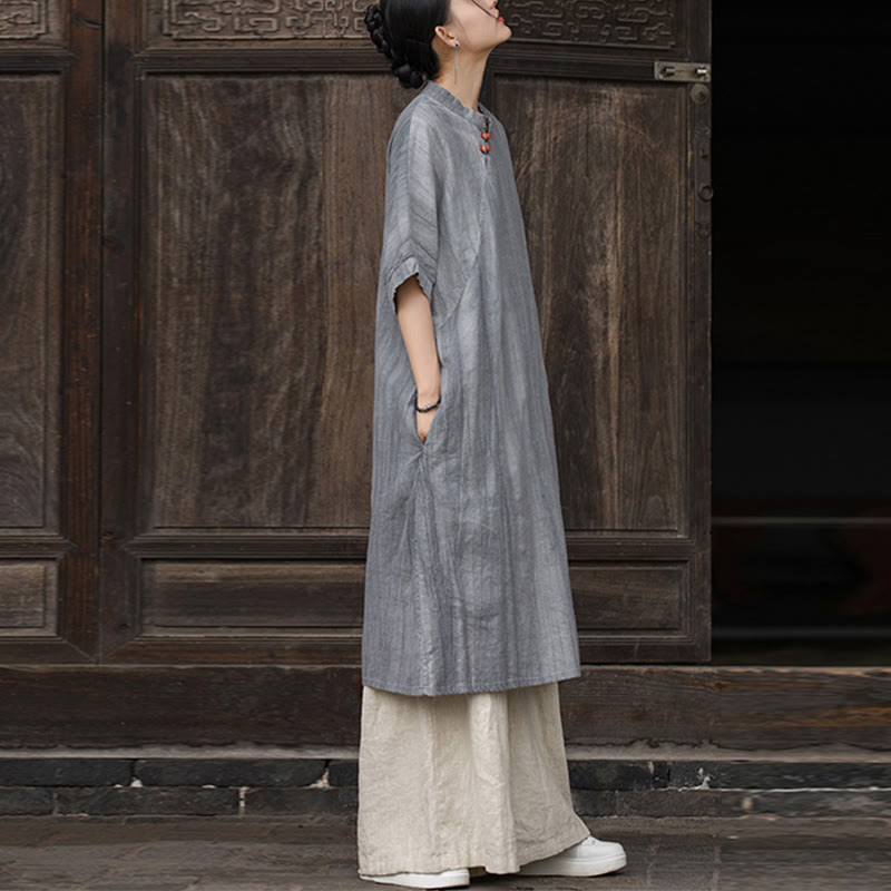 Vestido de mujer de manga corta, por debajo de la rodilla, con bolsillos, de lino ramio teñido con la técnica tie-dye, con estampado de Buddha Stones. - image 13