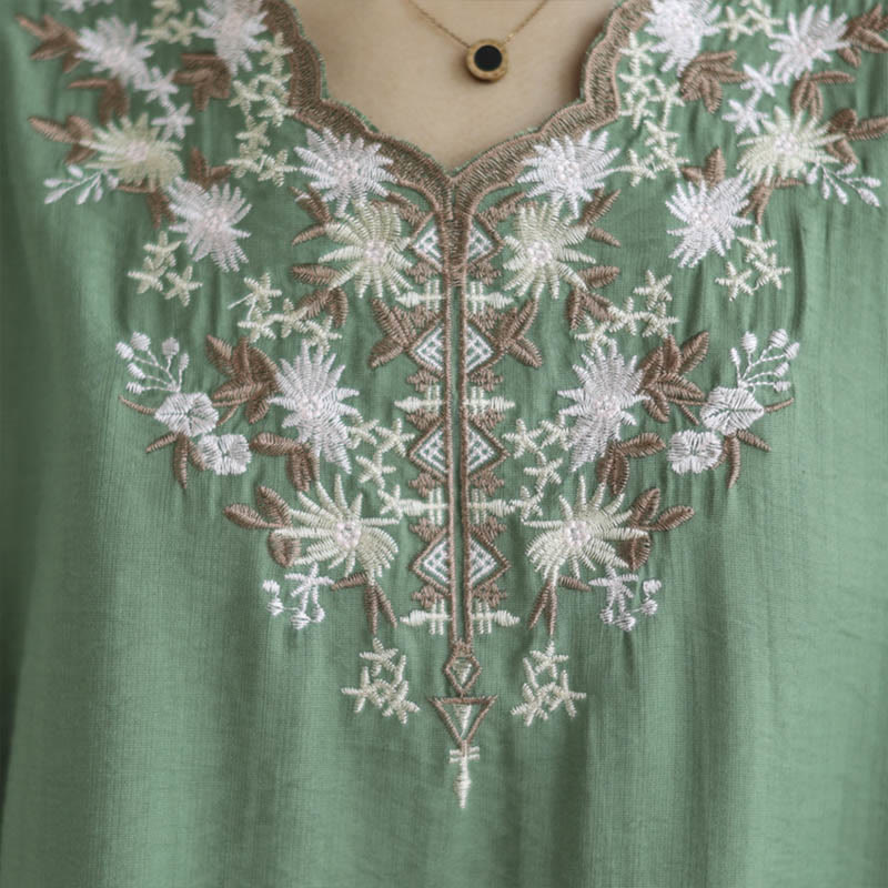 Buddha Stones Camiseta de Manga Corta de Algodón y Lino con Bordado Floral Pequeño y Cuello en V - image 8