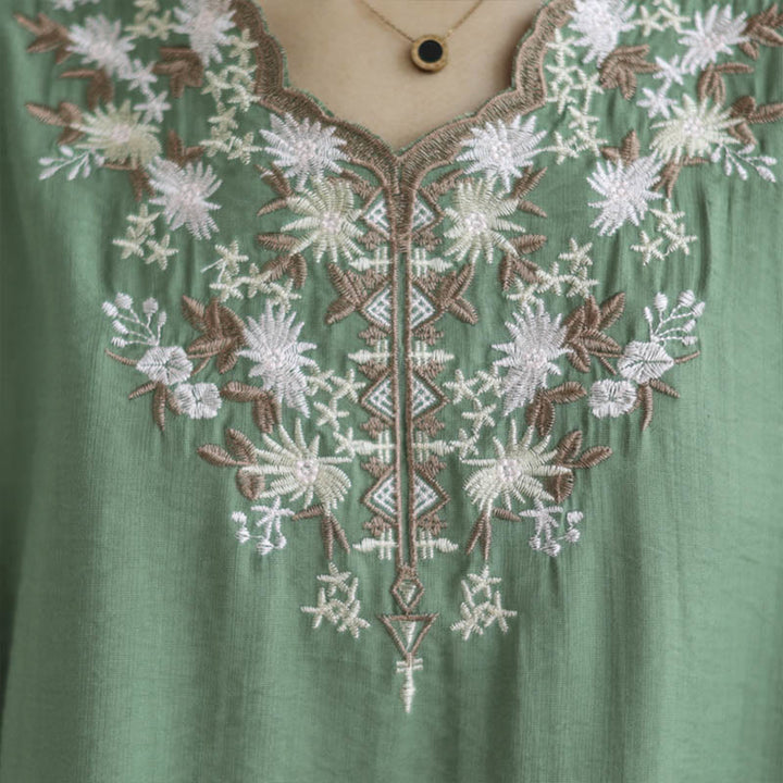 Buddha Stones Camiseta de Manga Corta de Algodón y Lino con Bordado Floral Pequeño y Cuello en V - image 8