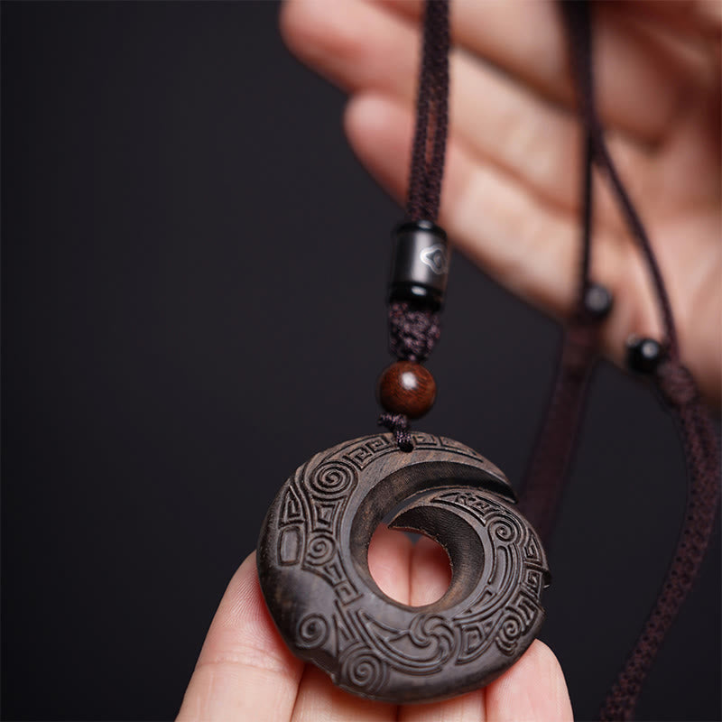 Buddha Stones Madera de Ébano Madera de Sándalo La Suerte de Uno Mejora Diseño Patrón Collar de Paz Colgante