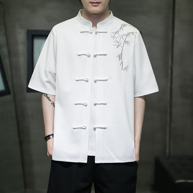 Buddha Stones Camisa de manga corta para hombre con bordado de libélula, hoja y botón de rana - Blanco - US/UK/AU46, EU56 (5XL)  - image 1