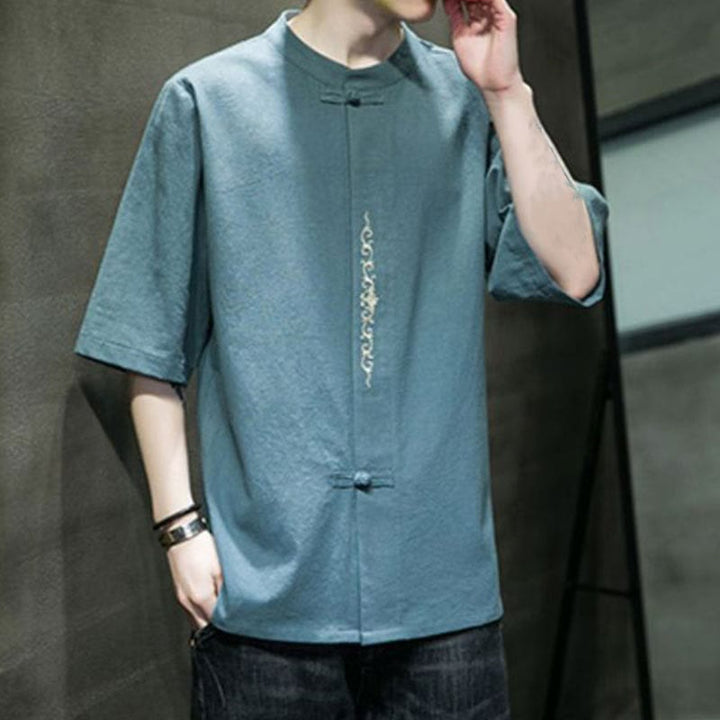 Camisa de algodón para hombre de media manga con botones de rana y bordado en color liso de Buddha Stones - image 1