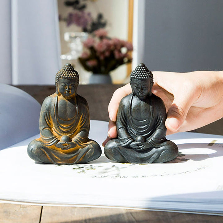 Buddha Stones Estatua de Buda Tibetano Meditando de polvo de hierro y resina fundida con óxido para decoración de serenidad