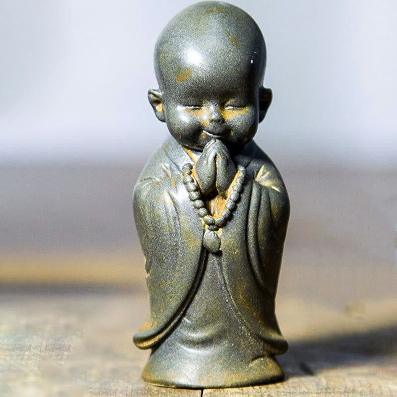 Buddha Stones Pequeña Estatua de Monje Meditando de Resina Fundida con Óxido de Polvo de Hierro para Decoración de Escritorio