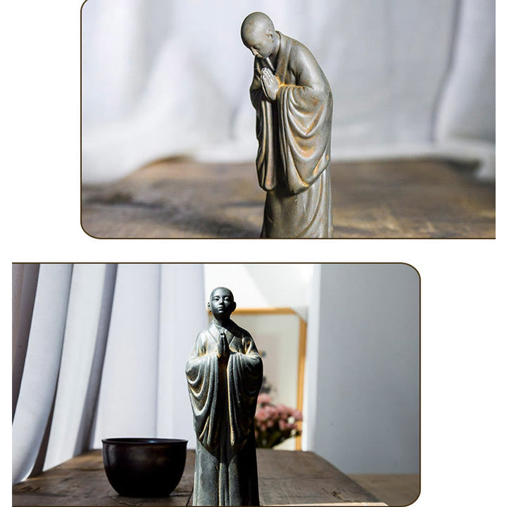 Buddha Stones Estatua de Monje Meditando y Rezando de Resina con Óxido de Polvo de Hierro para Decoración del Hogar