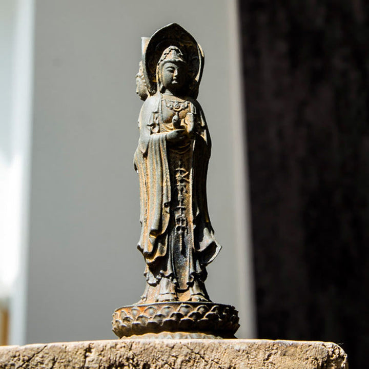 Buddha Stones Estatua de Resina de Polvo de Hierro Oxidado de Avalokitesvara de Kwan Yin de Tres Caras para Decoración de Escritorio de Riqueza