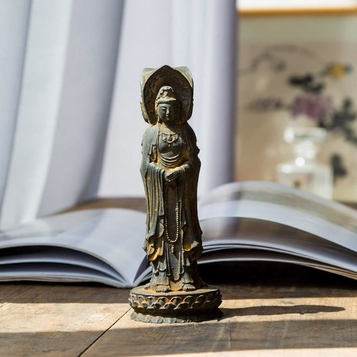 Buddha Stones Estatua de Resina de Polvo de Hierro Oxidado de Avalokitesvara de Kwan Yin de Tres Caras para Decoración de Escritorio de Riqueza
