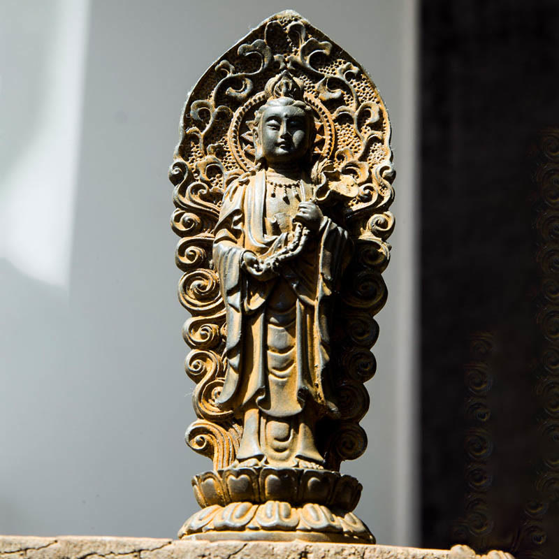 Buddha Stones Hecha a Mano Amitabha Guanyin Avalokitesvara Mahasthamaprapta Polvo de Hierro Óxido Estatua de Resina Fundida Decoración