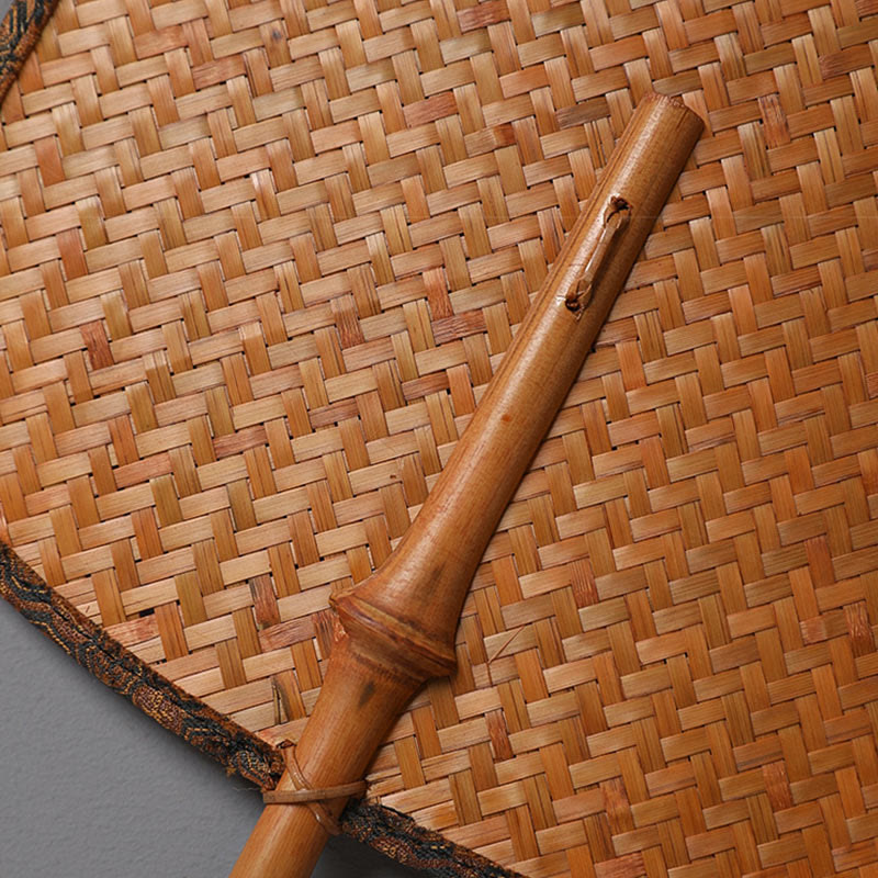 Buddha Stones Abanico de bambú del estilo chino hecho a mano con mango largo