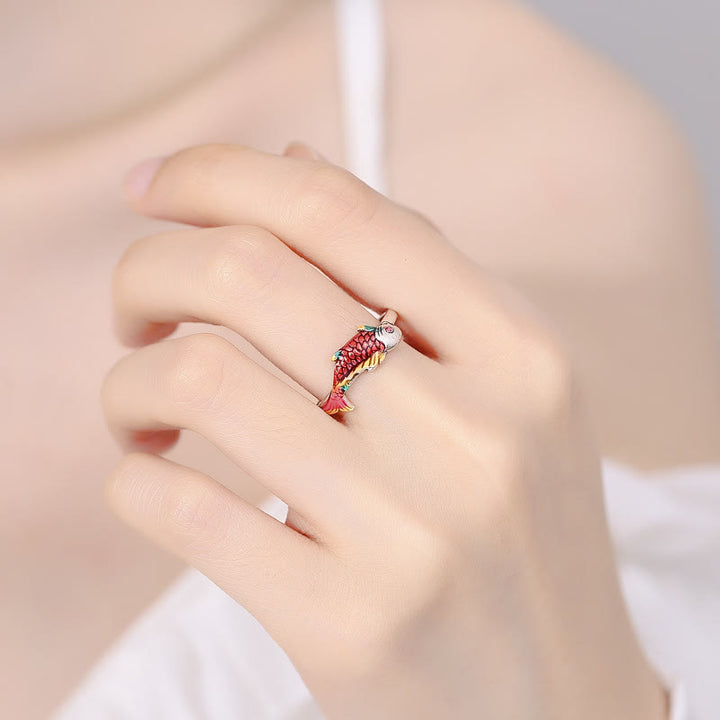 Anillo de prosperidad, riqueza y pez koi con Buddha Stones