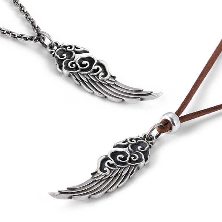 Collar con colgante de cuerda de piel de ciervo y algodón con alas de nubes auspiciosas y Buddha Stones en plata de ley 925