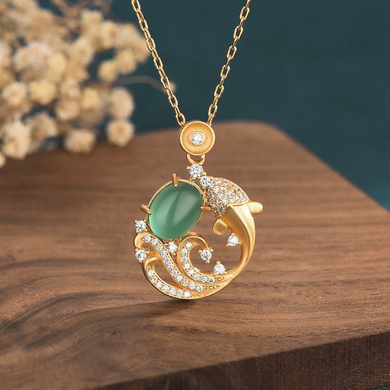 Collar con colgante de fuerza de pez koi y calcedonia verde con Buddha Stones - Pez koi calcedonia verde - image 1