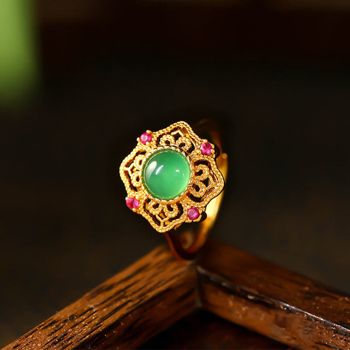 Anillo ajustable de fuerza con patrón hueco de calcedonia verde y Buddha Stones