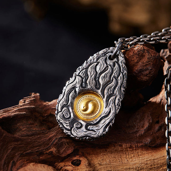 Collar con colgante de Tai Chi Yin Yang en plata de ley 999 y oro 999 con Buddha Stones