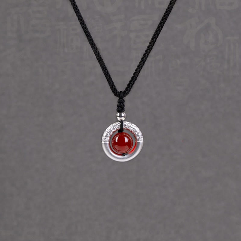 Collar con colgante de plata de ley 999 con Buddha Stones y hebilla de paz con ágata roja