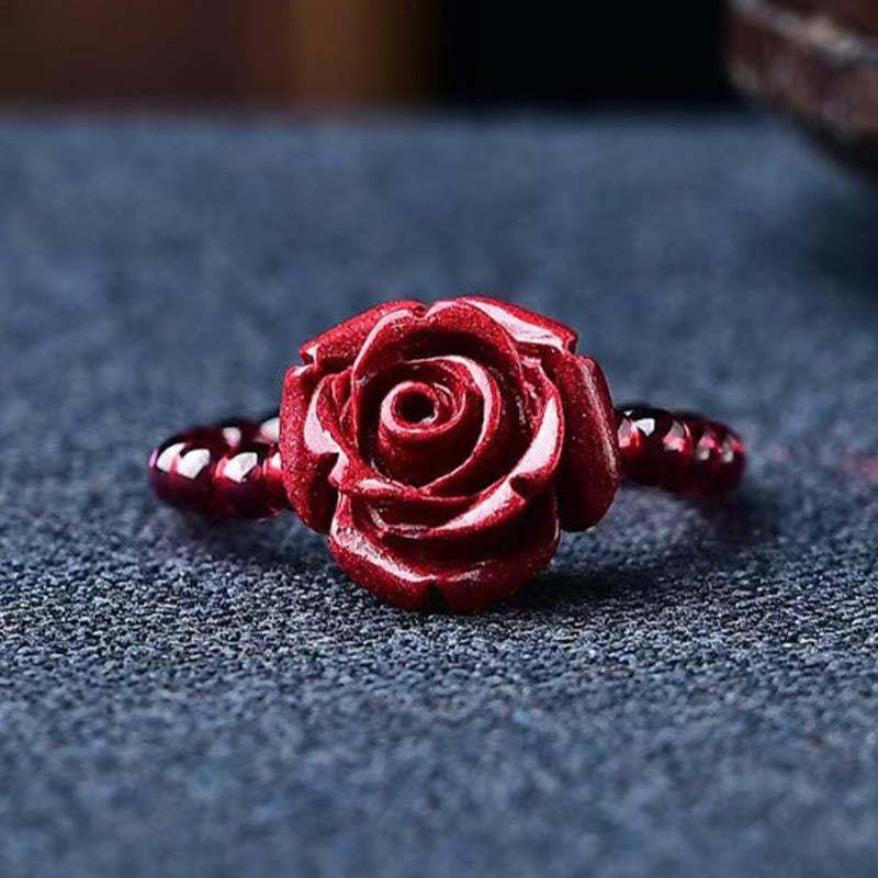 Anillo de concentración con cuentas de granate rosa y cinabrio de Buddha Stones