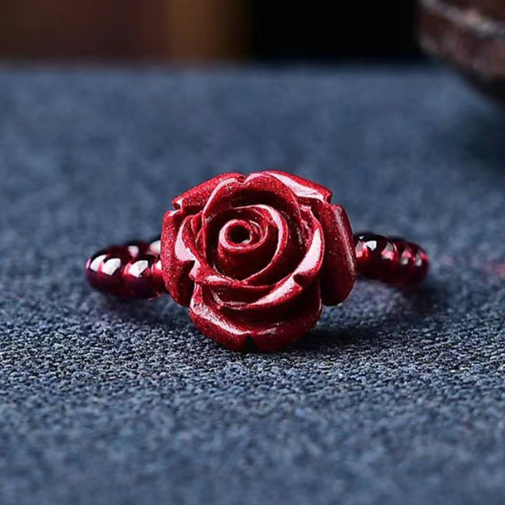 Anillo de concentración con cuentas de granate rosa y cinabrio de Buddha Stones