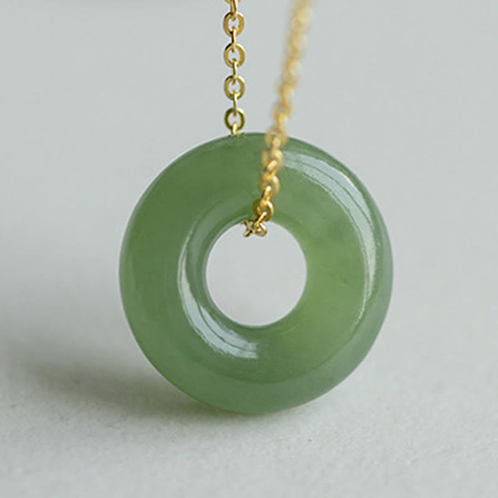 Collar con colgante de hebilla de paz de jade hetiano bañado en oro y plata de ley 925 con Buddha Stones