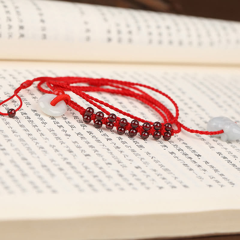 Cadena para el vientre con hilo rojo y bendición de la paz con hebilla de granate natural del zodíaco chino y Buddha Stones