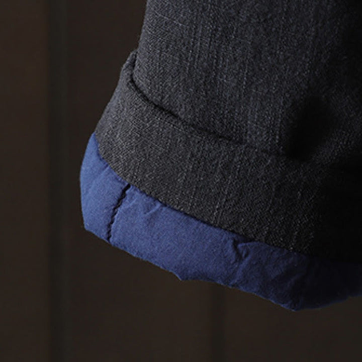 Chaqueta de mujer de algodón y lino con cuello alto, botones de rana y estampado de Buddha Stones en color liso. - image 23