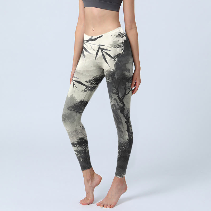 Leggings de yoga para mujer con estampado de montañas de pino, bambú y tinta de Buddha Stones - Gris claro - US18，UK/AU22，EU50 (4XL) - image 1