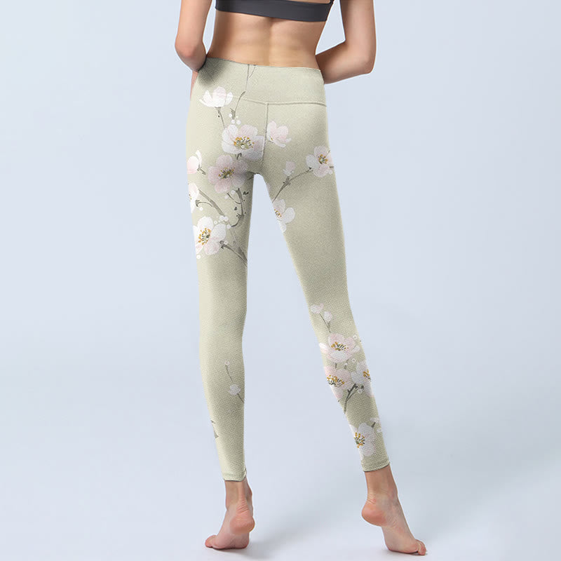 Leggings de yoga para mujer con estampado de flores de ciruelo en beige y piedras de Buddha Stones - image 6