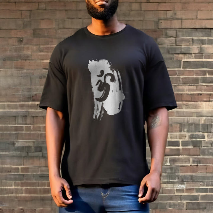 Camiseta de algodón con fondo de tinta OM y Buddha Stones - image 3