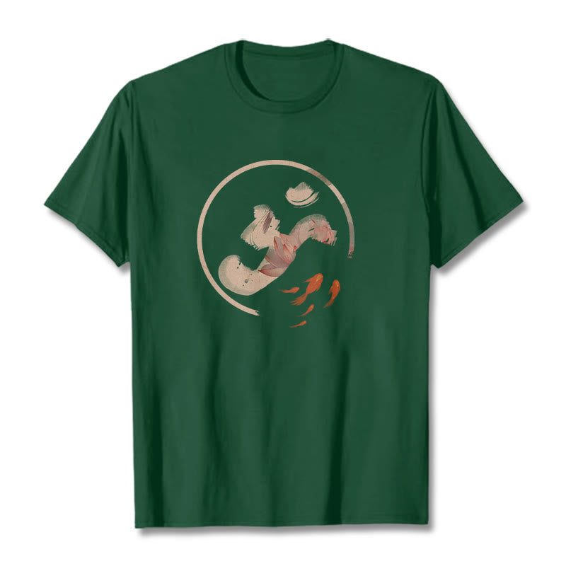 Camiseta de algodón con diseño de pez koi y loto OM de Buddha Stones - Verde bosque - 2XL - image 11