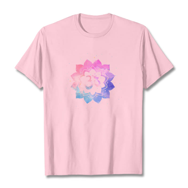Camiseta de algodón con diseño de loto colorido y Buddha Stones Om - Rosa claro - 2XL - image 12